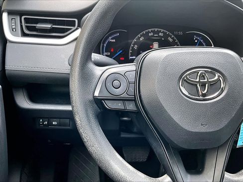 Certified 2025 Toyota RAV4 LE AWD/4WD image 23