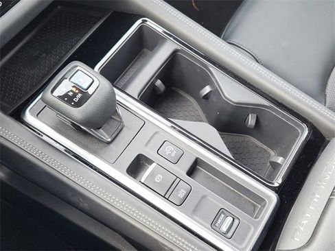 Used 2024 Nissan Pathfinder Platinum image 20