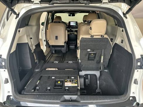 Certified 2024 Toyota Sienna Limited AWD/4WD image 21