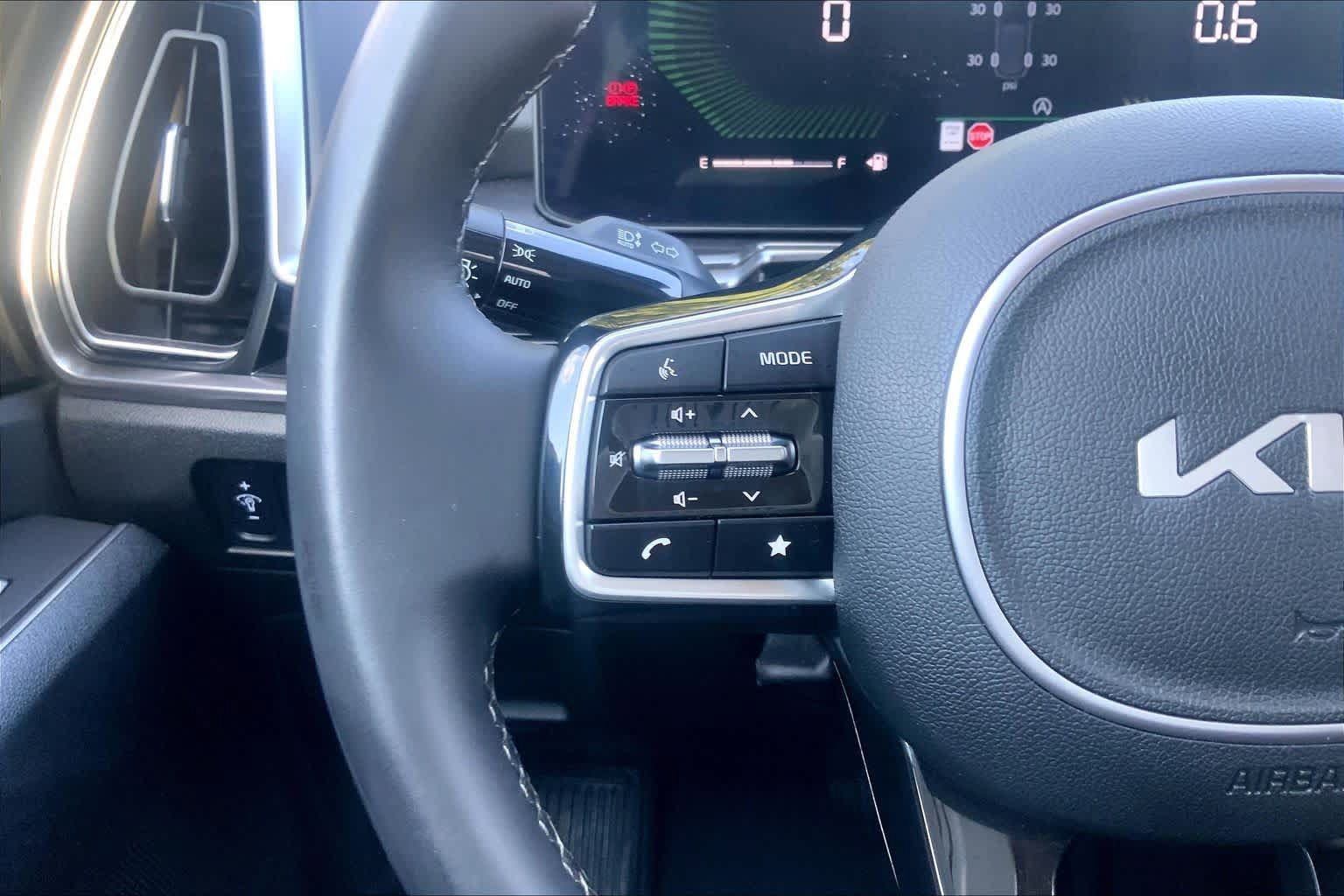 Used 2024 Kia Sorento S FWD image 22