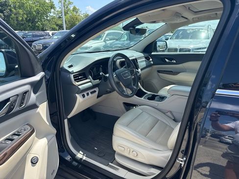 Used 2021 GMC Acadia Denali w/ Denali Technology Package FWD image 12
