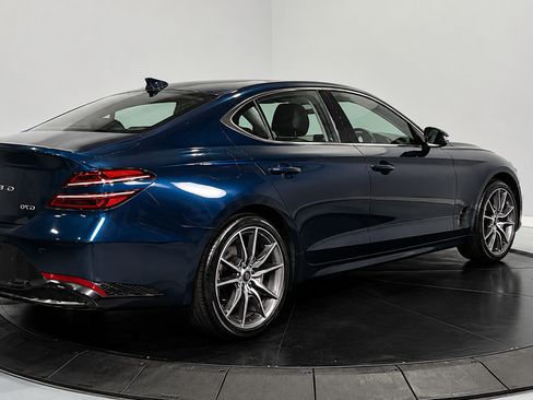Used 2023 Genesis G70 2.0T AWD/4WD image 7