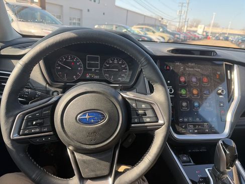 Used 2025 Subaru Outback Limited image 19