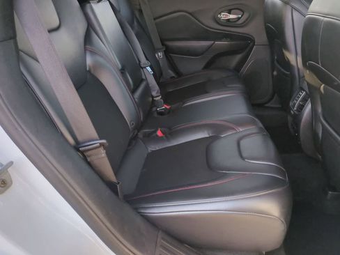 Used 2019 Jeep Cherokee Trailhawk w/ Cold Weather Group AWD/4WD image 19