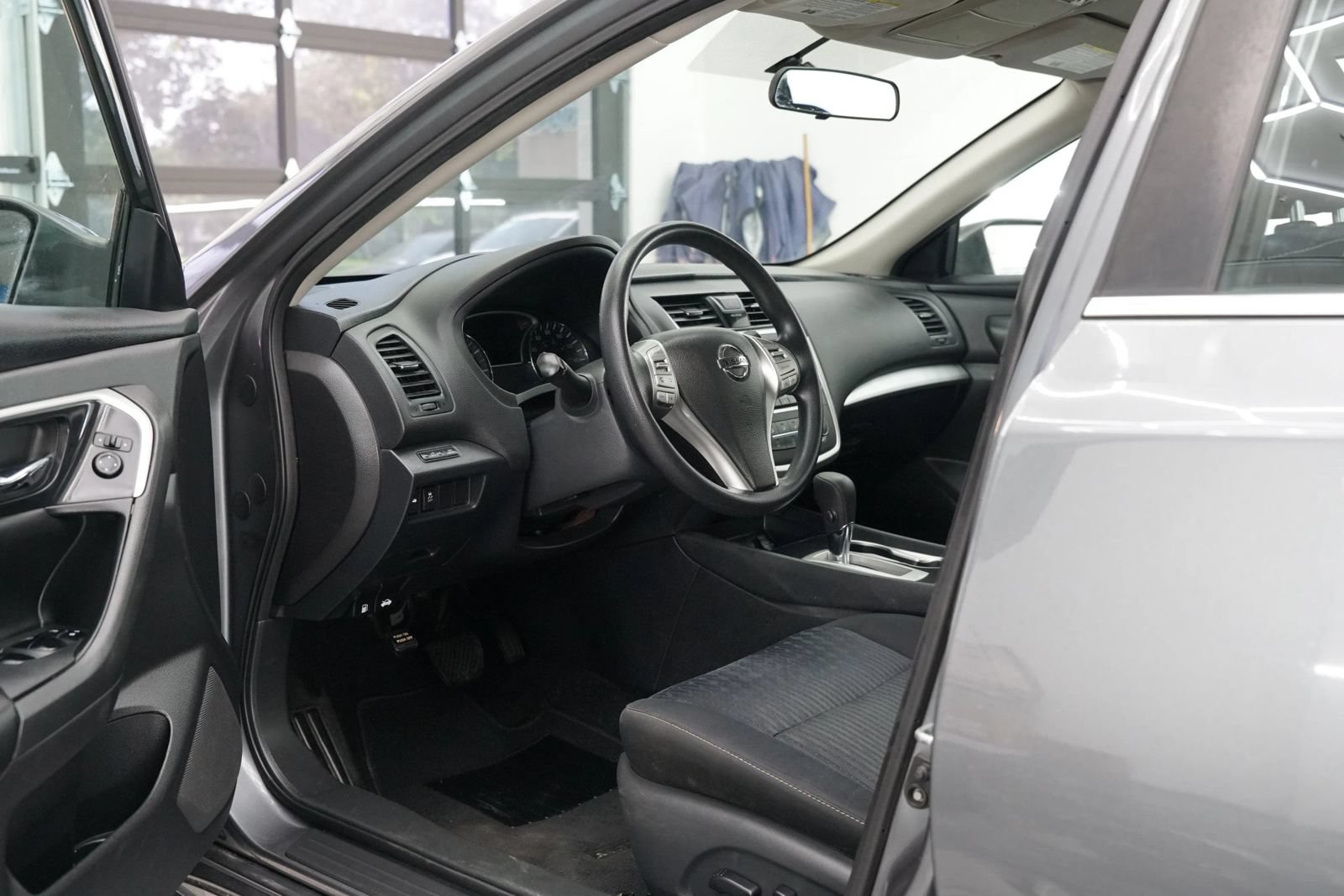 Used 2017 Nissan Altima 2.5 S w/ Power Driver Seat Package FWD image 18