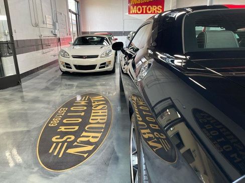 Used 2012 Dodge Challenger SRT8 RWD image 15
