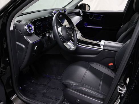 Used 2023 Mercedes-Benz GLC 300 4MATIC image 11