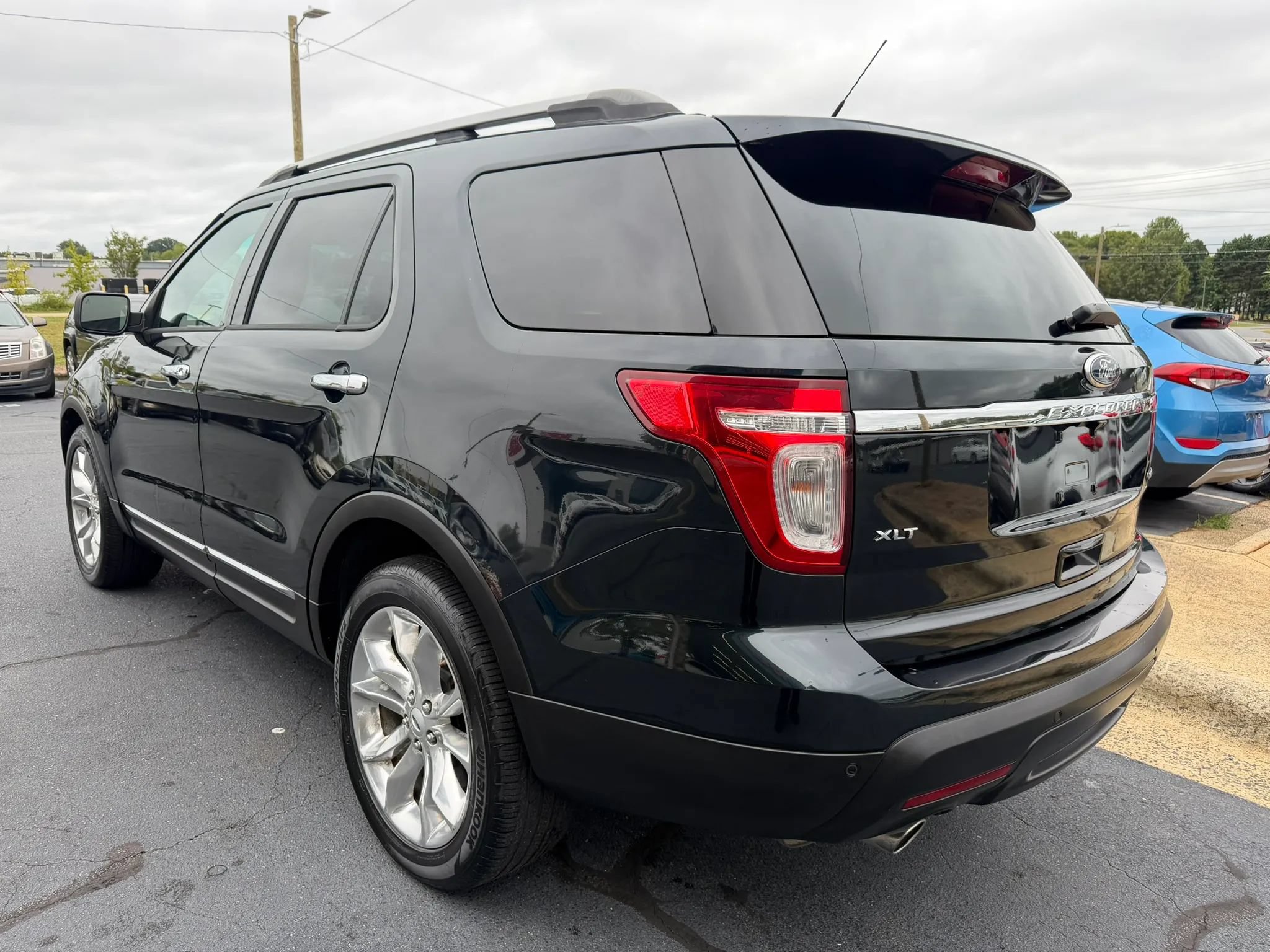 Used 2014 Ford Explorer XLT w/ Equipment Group 202A FWD image 5