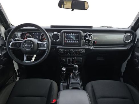 Used 2019 Jeep Wrangler Unlimited Sahara w/ Safety Group image 9