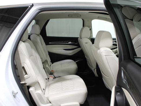 Used 2022 Buick Enclave Avenir w/ Avenir Technology Package image 19