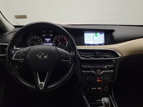 Used 2018 INFINITI QX30 Premium w/ Navigation Package AWD/4WD image 22