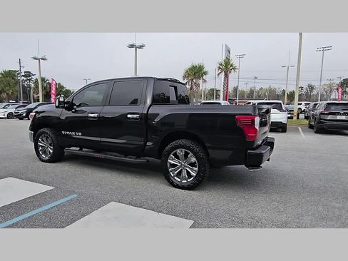 Used 2019 Nissan Titan SV w/ SV Convenience Package image 27