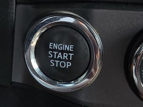 Certified 2019 Toyota Tacoma TRD Sport AWD/4WD image 23