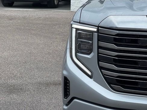 Used 2024 GMC Sierra 1500 AT4 w/ Technology Package AWD/4WD image 8
