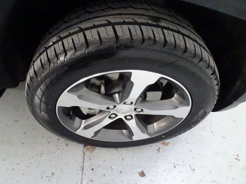 Certified 2023 Jeep Grand Cherokee 4WD 4xe w/ Luxury Tech Group II image 33