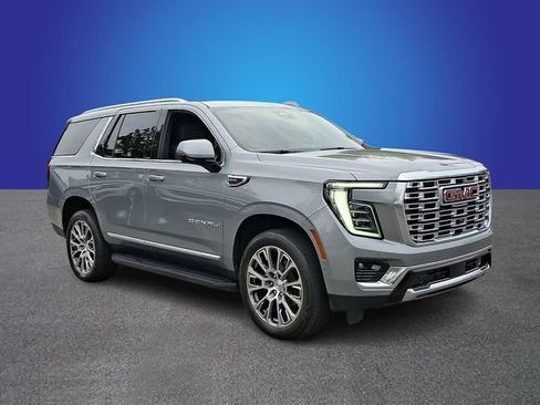 Used 2025 GMC Yukon Denali AWD/4WD image 3