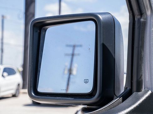 Used 2018 Jeep Wrangler Unlimited Sport S AWD/4WD image 36