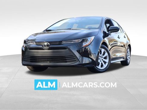 Used 2025 Toyota Corolla LE image 1