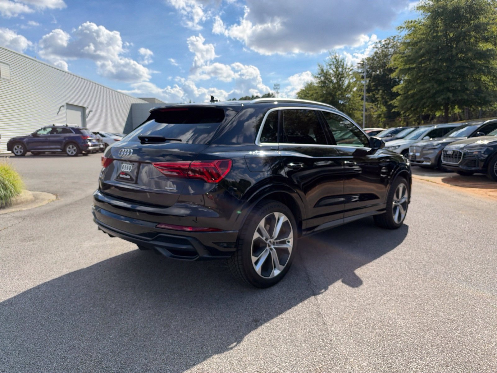 Used 2020 Audi Q3 2.0T Premium Plus w/ Premium Plus Package AWD/4WD image 5
