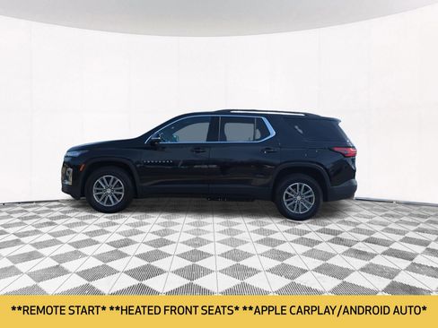 Used 2023 Chevrolet Traverse LT image 2