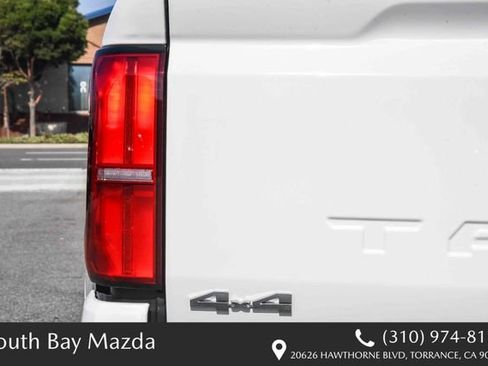 Used 2025 Toyota Tacoma SR5 AWD/4WD image 9
