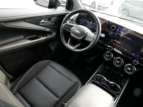 Used 2024 Chevrolet Blazer EV LT AWD/4WD image 9