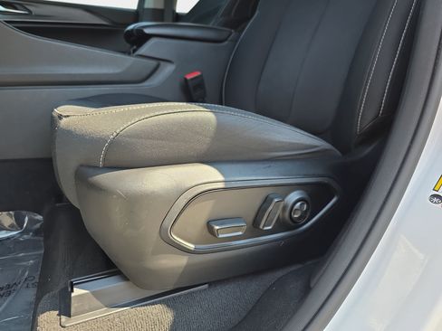Used 2023 Jeep Grand Cherokee Laredo AWD/4WD image 26