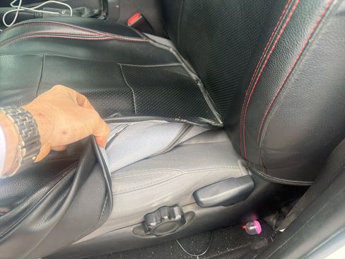 Used 2020 Toyota Tacoma SR w/ SR Convenience Package image 5