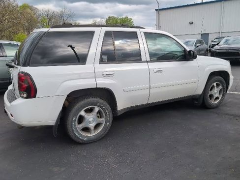 Used 2008 Chevrolet TrailBlazer LT w/ Sun And Sound Package AWD/4WD image 3