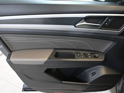 Used 2023 Volkswagen Atlas Cross Sport SEL R-Line AWD/4WD image 25