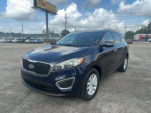 Used 2016 Kia Sorento LX image 1