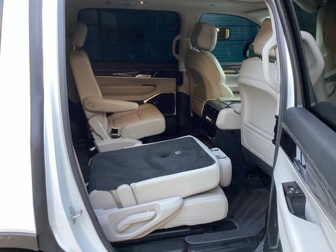 Used 2022 Jeep Wagoneer Series II w/ Premium Group I image 46