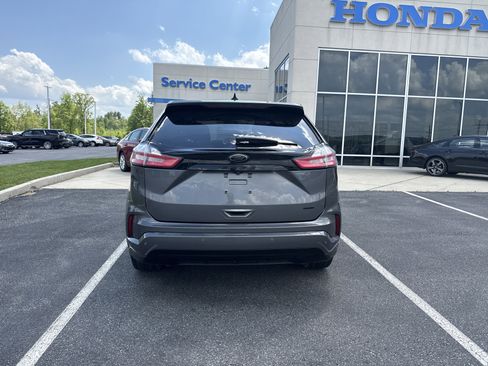 Used 2022 Ford Edge SE w/ Black Appearance Package AWD/4WD image 4