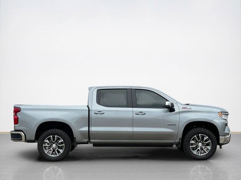 Used 2025 Chevrolet Silverado 1500 LT image 8