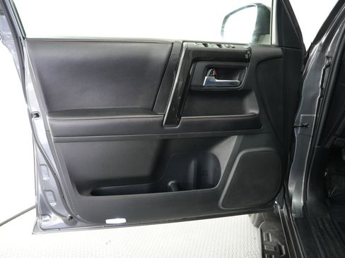 Used 2017 Toyota 4Runner TRD Off-Road AWD/4WD image 41