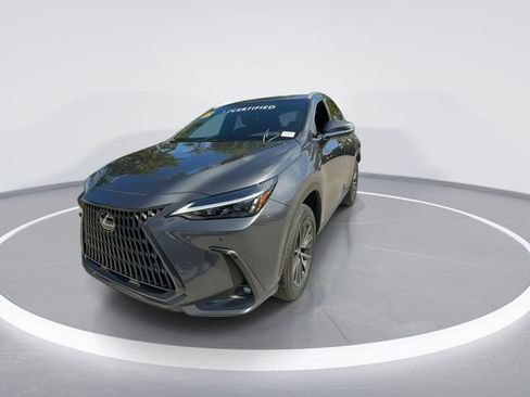 Used 2025 Lexus NX 250 FWD w/ Towing Package (2000 Lbs) image 4