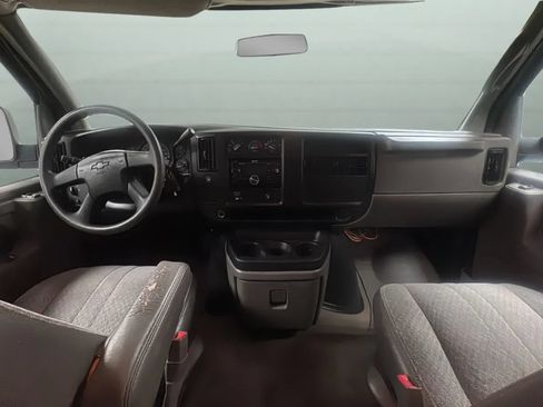 Used 2004 Chevrolet Express 3500 Extended Passenger w/ LS Preferred Equipment Group RWD image 9