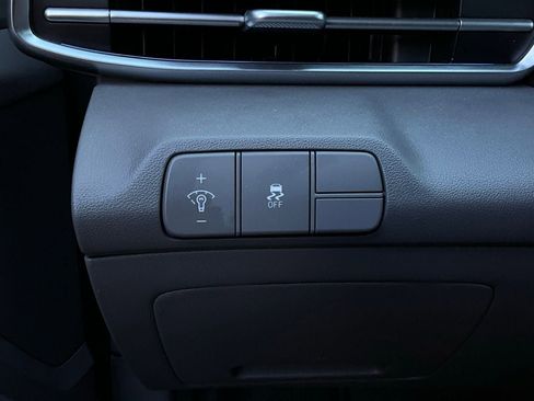 Used 2025 Hyundai Elantra SEL image 22