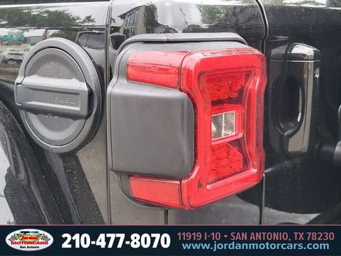 Used 2025 Jeep Wrangler Unlimited Rubicon 392 AWD/4WD image 9