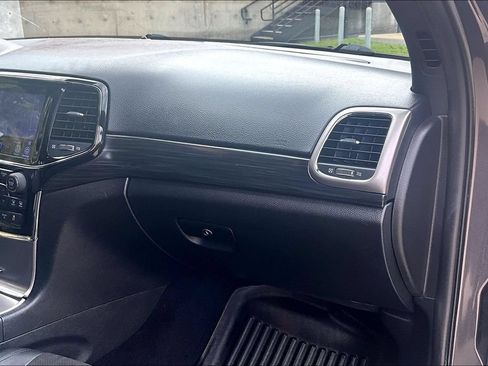Used 2021 Jeep Grand Cherokee Laredo X RWD image 21