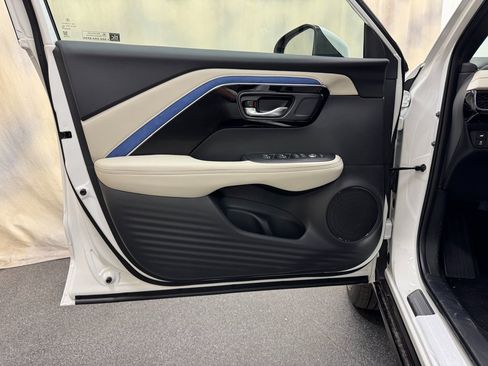 Used 2025 Acura ADX A-Spec image 11