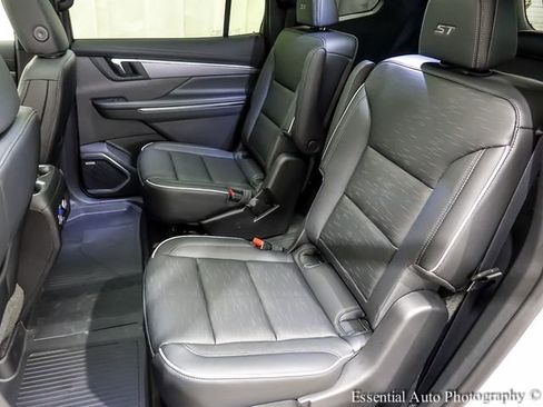 New 2026 Buick Enclave Sport Touring w/ Power Package image 9