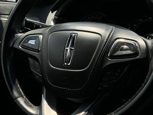 Used 2017 Lincoln MKZ Premiere image 22