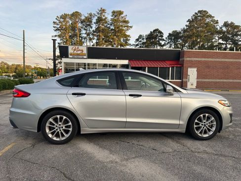 Used 2019 Ford Fusion SE image 6