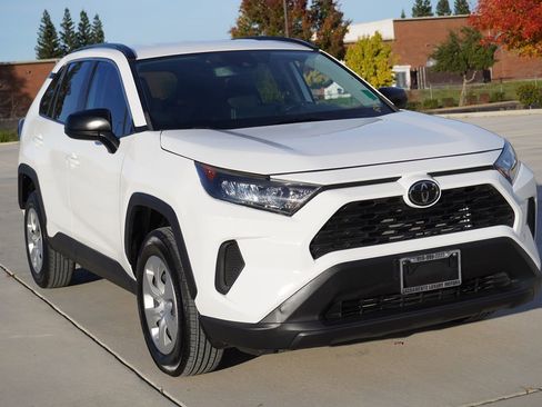 Used 2021 Toyota RAV4 LE w/ Carpet Mat Package (TMS) image 6