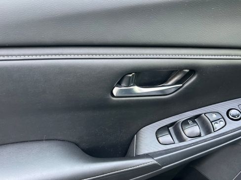 Used 2022 Nissan Sentra SV image 8