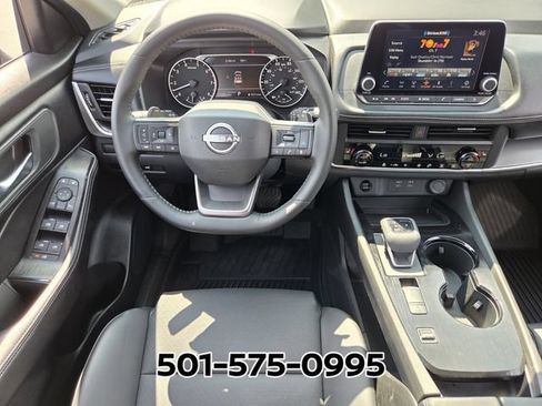 Used 2025 Nissan Rogue SV w/ SV Premium Package FWD image 14