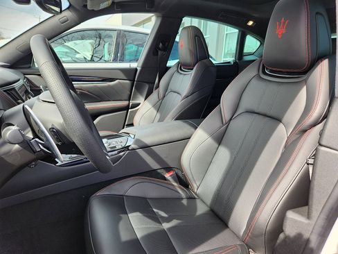 Used 2024 Maserati Levante GT Ultima AWD/4WD image 6
