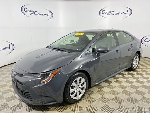 Used 2024 Toyota Corolla LE FWD image 3