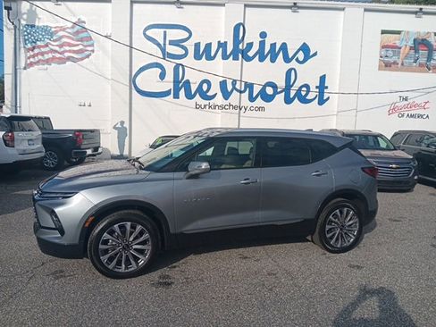 New 2025 Chevrolet Blazer Premier image 1